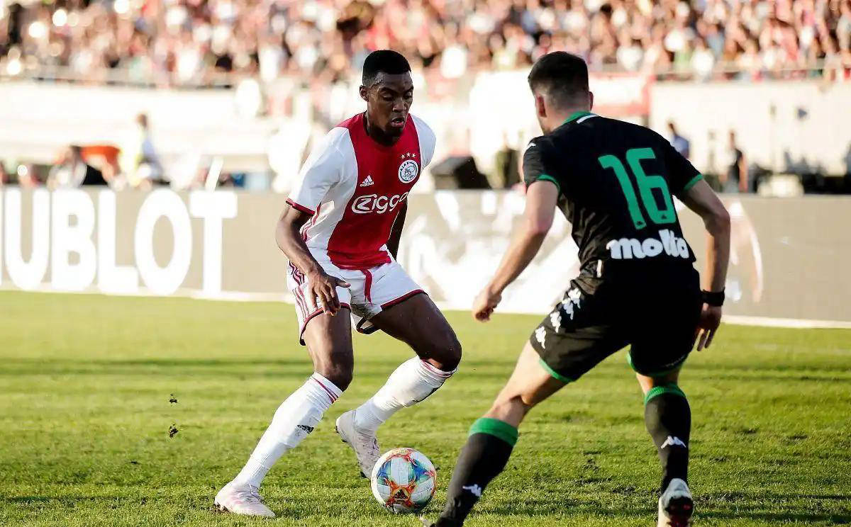 崭露头角 崭露头角