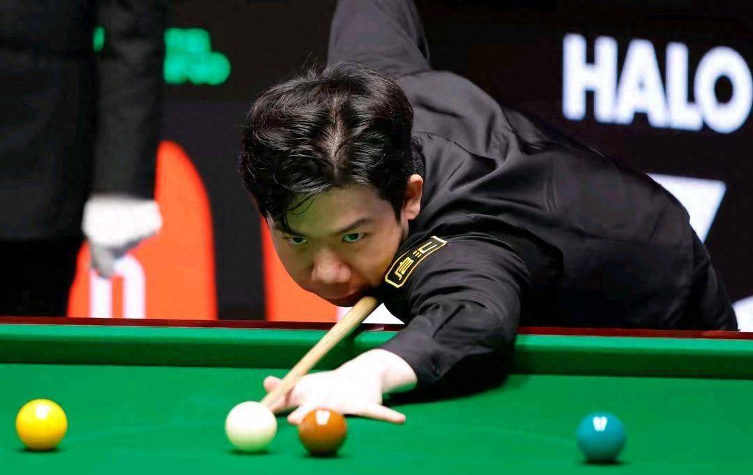 他不仅是即 他不仅是即